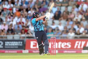 US-Israel attacks Iran: 'क्या आप हमें घर पहुंचा सकते हैं', इंग्लैंड के स्टार क्रिकेटर ने टीम को बचाने के लिए पीएम से लगाई गुहार SportsTak Hindi