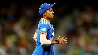 IND vs AUS: 10 ओवर में 106 रन, इस भारतीय गेंदबाज के नाम दर्ज हुआ शर्मनाक रिकॉर्ड, युजवेंद्र चहल पीछे छूटे SportsTak Hindi