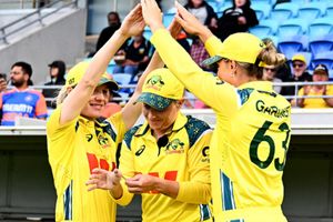 IND vs AUS: एलिसा हीली-अलाना किंग के दम पर ऑस्ट्रेलिया ने भारत को 185 रन से धूल चटाई, 3-0 से जीती सीरीज SportsTak Hindi