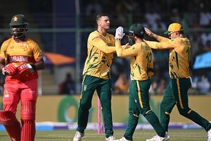 SA vs ZIM : साउथ अफ्रीका ने जिम्बाब्वे को 5 विकेट से रौंदा, जानें अब सेमीफाइनल में किससे होगा सामना ? SportsTak Hindi