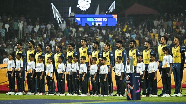 राष्ट्रगान के दौरान श्रीलंका क्रिकेट टीम (photo: getty)