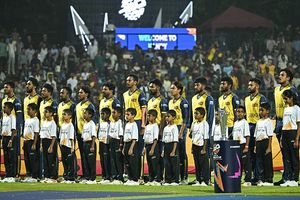 श्रीलंका क्रिकेट हेडक्वार्टर के बाहर भारी प्रदर्शन, टी20 वर्ल्ड कप में हार के बाद खफा हैं फैंस SportsTak Hindi