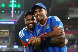 सैमसन को खिलाने को सूर्या ने हंसी में टाला था, अब करने लगे तारीफ, बोले- पर्दे के पीछे... SportsTak Hindi