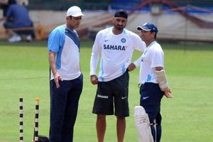 जहीर खान के बाद अब BCCI ने COE के स्पेशल कैंप के लिए इन दो पूर्व खिलाड़ियों को किया कॉन्टैक्ट SportsTak Hindi