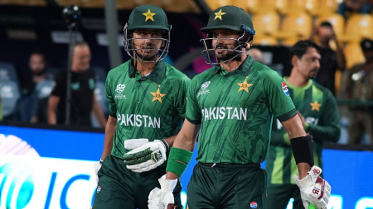 साईम अयूब के साथ साहिबजादा फरहान (दाएं) (Photo: Getty)