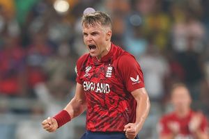 टीम इंडिया को इंग्लैंड के सैम करन ने दिया ओपन चैलेंज, कहा - बचपन से सपना है कि भारत में फैंस को शांत... SportsTak Hindi