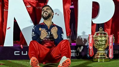 IPL 2026 से पहले RCB फैंस के लिए बड़ी खबर, एम चिन्नास्वामी स्टेडियम में टीम खेलेगी इतने मैच SportsTak Hindi