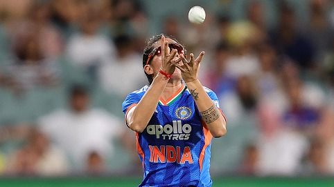 रेणुका सिंह ठाकुर एकमात्र टेस्ट से बाहर. (pc: getty)