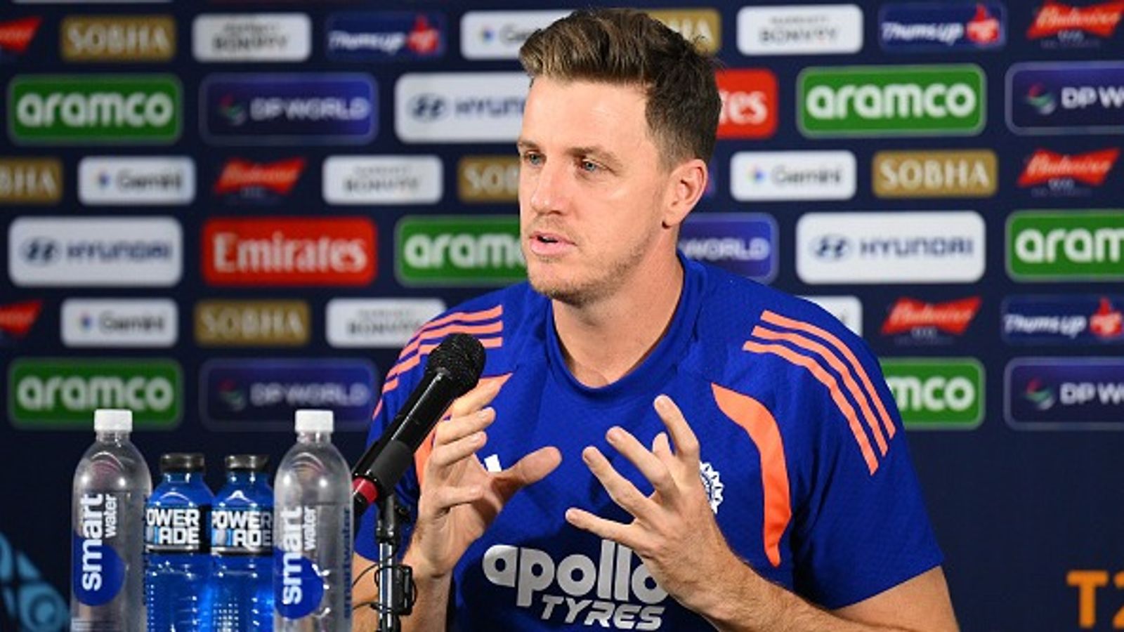 IND vs ENG: ट्रेनिंग के बावजूद टीम इंडिया की फील्डिंग में क्यों नहीं हो रहा सुधार? इंग्लैंड के खिलाफ सेमीफाइनल से पहले कोच ने तोड़ी चुप्पी भारत की खराब फील्डिंग पहले भी काफी चर्चा में रही. (PC: Getty)