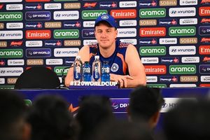 क्या अभिषेक शर्मा को इंग्लैंड के खिलाफ सेमीफाइनल से कर दिया जाएगा ड्रॉप, कोच ने दिया बड़ा बयान SportsTak Hindi