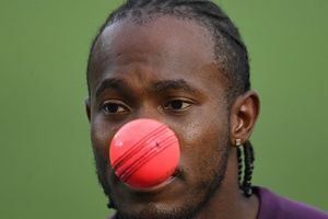 एशेज में अब नहीं देखने को मिलेगा पिंक बॉल टेस्ट, इंग्लैंड बोर्ड का बड़ा फैसला, बताया नौटंकी SportsTak Hindi