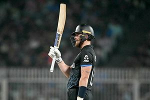 SA vs NZ : फिन एलन के तूफ़ानी शतक से फाइनल में न्यूजीलैंड, साउथ अफ्रीका को 9 विकेट से बुरी तरह रौंदा SportsTak Hindi