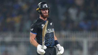 कौन हैं फिन एलन, RCB में रहे, पाकिस्तान के सामने उड़ाए 16 छक्के, अब ठोका T20 वर्ल्ड कप का सबसे तेज शतक SportsTak Hindi