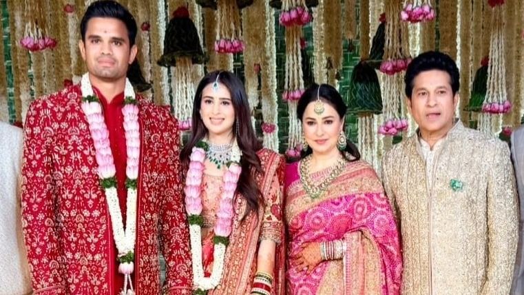 अर्जुन तेंदुलकर ने सानिया चंडोक से शादी की. (PC: X)