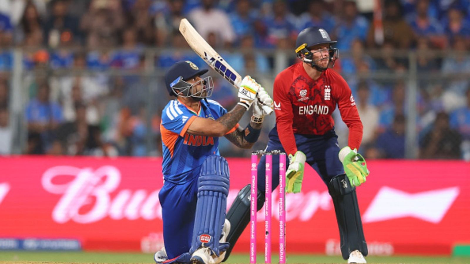 भारत ने बनाया T20 World Cup में सबसे ज्यादा छक्के उड़ाने का वर्ल्ड रिकॉर्ड, इस टीम को पछाड़ा भारत ने टी20 वर्ल्ड कप 2026 में कुल 88 छक्के लगा दिए. (Photo: Getty)