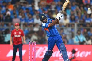 IND vs ENG : भारत लगातार दूसरी बार फाइनल में, इंग्लैंड के सामने 253 रन बनाकर भी छूटे पसीने SportsTak Hindi