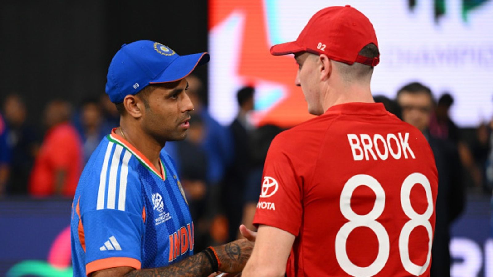 IND vs ENG: सूर्यकुमार यादव को इंग्लैंड की बैटिंग ने किया हैरान, ब्रूक से की बात, बोले- अरे और कितने... सूर्यकुमार यादव और हैरी ब्रूक. (Photo: Getty)