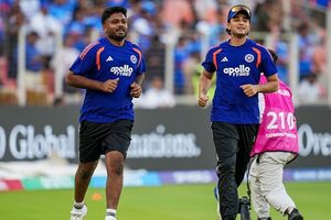 T20 World Cup: अभिषेक शर्मा फाइनल में खेलेंगे बड़ी पारी! इंग्लैंड के खिलाफ जीत के बाद संजू सैमसन का दावा SportsTak Hindi