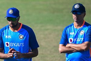 राहुल द्रविड़ और आर अश्विन खरीदेंगे टी20 लीग की फ्रेंचाइज, डील पर आई बड़ी अपडेट SportsTak Hindi