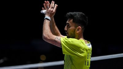 All England Open: लक्ष्य सेन का शानदार सफर जारी, कांटे के मुकाबले में एंगस को हराकर क्वार्टर फाइनल में बनाई जगह SportsTak Hindi