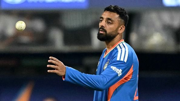 वरुण चक्रवर्ती 