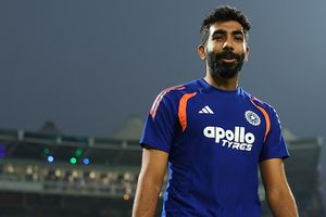 'बुमराह क्रिकेट को लेकर गंभीर नहीं, एक दिन ट्रेनिंग करते तो तीन दिन चिल करते', भारतीय गेंदबाज के कोच का खुलासा SportsTak Hindi