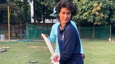 इस भारतीय ने दूसरी बार वनडे में ठोका दोहरा शतक, 29 छक्के-चौकों से उड़ाए 206 रन SportsTak Hindi