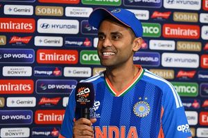 'उनका बस चले तो खुद पैड पहनकर आ जाएं', रोहित शर्मा को लेकर टीम इंडिया के कप्तान सूर्यकुमार यादव ने क्यों कहा ऐसा ? SportsTak Hindi