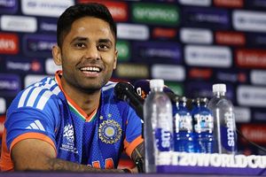 'किसी का बाप या बड़ा भाई बनने से कुछ नहीं होगा', सूर्यकुमार यादव ने फाइनल से पहले टीम इंडिया के खिलाड़ियों को क्या कहा ? SportsTak Hindi