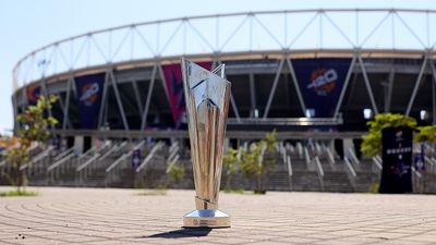 T20 World Cup की ट्रॉफी बनाते समय बार-बार टूट रहा था कांच, डिजाइनर ने कर दिया था मना, जानें फिर कैसे मिली सफलता SportsTak Hindi