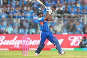 संजू सैमसन नहीं तो T20 WC 2026 में किसने बरसाए सबसे अधिक रन? देखें टॉप-5 लिस्ट SportsTak Hindi