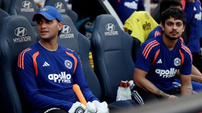 अभिषेक-इशान के बीच स्ट्रगल को लेकर मजेदार नोंक-झोंक, 'तेरा एक महीना फॉर्म गया, मैं दो साल बाहर रहा हूं' SportsTak Hindi