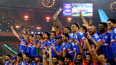 टीम इंडिया के वर्ल्ड चैंपियन बनने पर BCCI ने दी बधाई, पुरस्कार राशि का नहीं किया ऐलान SportsTak Hindi