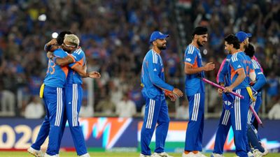 T20 वर्ल्ड कप 2026 में इन गेंदबाजों ने लुटाए सर्वाधिक सिक्सेज, सबसे आगे यह भारतीय सूरमा SportsTak Hindi