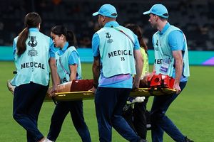 कप्तान समेत दो भारतीय स्टार मैच के दौरान गंभीर रूप से चोटिल, एक मैदान पर बेसुध तो दूसरे का चेहरा सूजा SportsTak Hindi