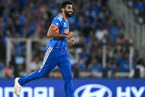 जसप्रीत बुमराह अब सिर्फ वनडे फॉर्मेट खेलेंगे, वर्ल्ड चैंपियन बनने के बाद टी20 क्रिकेट से बनाएंगे दूरी! SportsTak Hindi