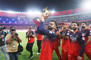 IPL 2026 के पहले मुकाबले में RCB की किससे होगी टक्कर और कब आएगा शेड्यूल, जानें पूरा प्लान SportsTak Hindi