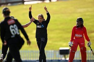 एमेलिया केर की ऐतिहासिक 'हैट्रिक' से न्यूजीलैंड ने ODI सीरीज में जिम्बाब्वे का किया क्लीन स्वीप SportsTak Hindi