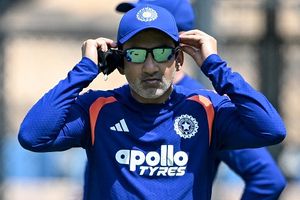 गौतम गंभीर ने टी20 वर्ल्ड कप जीतने के बाद पिच विवाद पर तोड़ी चुप्पी, विकेट बदलने के दावे पर बोले- टीम इंडिया इतनी अच्छी है कि... SportsTak Hindi