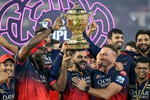 IPL 2026 Schedule: रॉयल चैलेंजर्स बेंगलुरु और सनराइजर्स हैदराबाद के बीच खेला जाएगा पहला मैच, 20 मैचों का शेड्यूल आया सामने SportsTak Hindi
