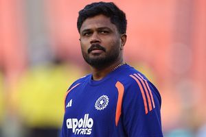 संजू सैमसन को साउथ अफ्रीका से हार के बाद क्यों मिला टीम इंडिया की Playing XI में मौका? बैटिंग कोच ने उगला सच SportsTak Hindi