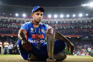 टी20 वर्ल्ड कप फाइनल से ठीक पहले टीम इंडिया ने क्यों बदला अपना होटल, सूर्यकुमार यादव ने खोला राज SportsTak Hindi