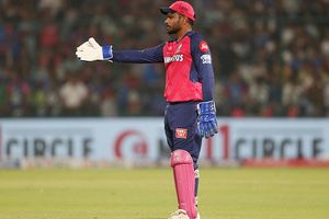 क्या राजस्थान रॉयल्स ने चेन्नई सुपर किंग्स से संजू सैमसन की अदला बदली करके सबसे बड़ी गलती कर दी? SportsTak Hindi