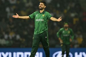 काव्या मारन की सनराइजर्स ने पाकिस्तानी खिलाड़ी को मजबूरी में खरीदा, बवाल के बीच कोच का खुलासा SportsTak Hindi