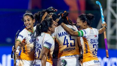 World Cup Qualifiers: भारतीय महिला हॉकी टीम फाइनल में पहुंची, वर्ल्ड कप के लिए किया क्वालीफाई SportsTak Hindi