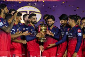 'अय्यर को RCB मौका नहीं देगी', IPL 2026 के लिए अनिल कुंबले ने बताया क्या है विराट कोहली वाली टीम की ताकत? SportsTak Hindi