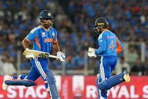 संजू सैमसन के साथ ओपनिंग को लेकर अभिषेक शर्मा ने खोला बड़ा राज, कहा - उनके होने से लगता है कि कोई.... SportsTak Hindi