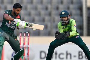 पाकिस्तान क्रिकेट का बुरा हाल, बांग्लादेश ने वनडे सीरीज में दी 2-1 से मात, आखिरी मैच पर किया 11 रन से कब्जा SportsTak Hindi