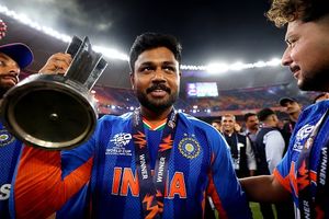 संजू सैमसन का बड़ा खुलासा, टी20 वर्ल्ड कप से पहले युवराज सिंह ने किया था कॉल, जानें क्या कहा था SportsTak Hindi