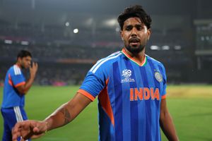 IPL 2026: हर्षित राणा की जगह इस पेसर को ले सकती है KKR, चेन्नई-हैदराबाद का रहा है हिस्सा SportsTak Hindi